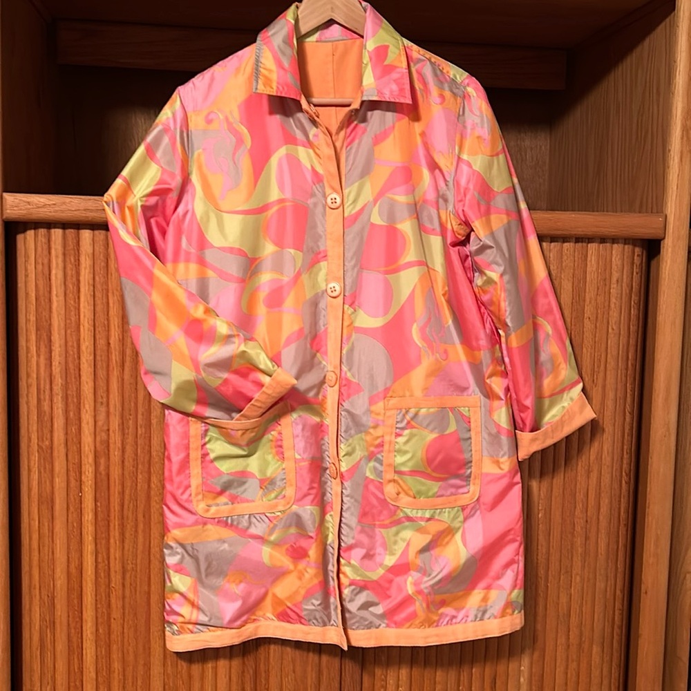 Cheerful reversible light spring coat